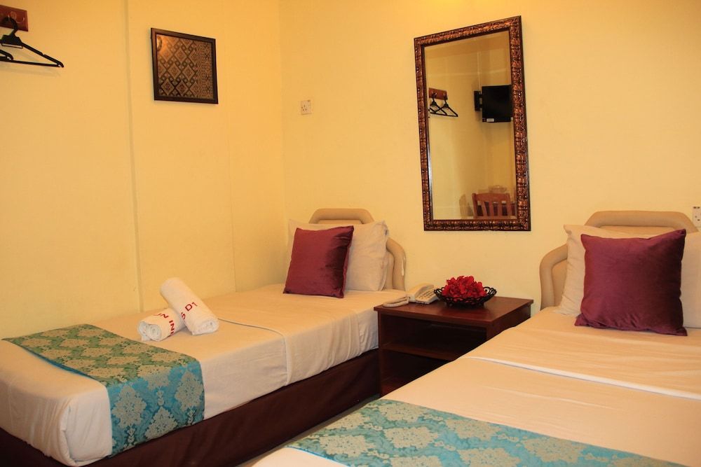 Sun Inns Hotel Puchong Family 5 with window 2