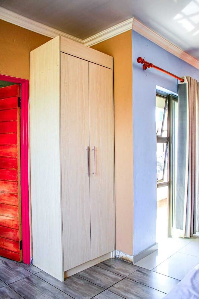 Thavhani Guest House Deluxe Room 16