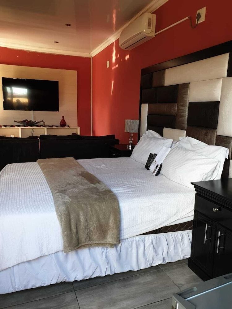 Thavhani Guest House Deluxe Room 10