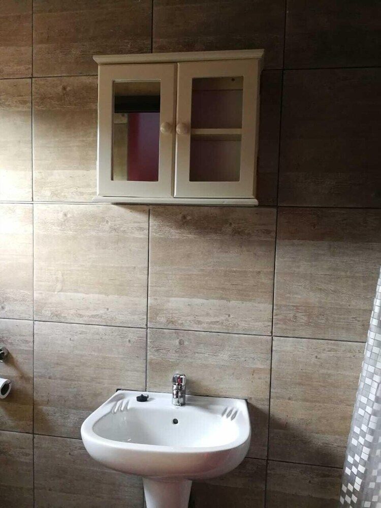 Thavhani Guest House Deluxe Room 46