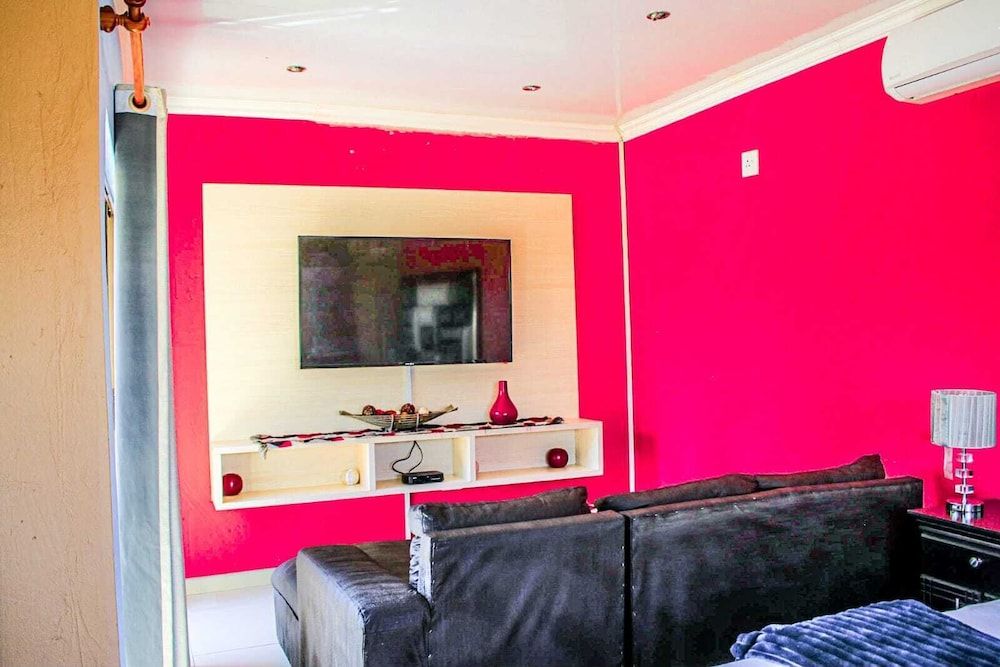 Thavhani Guest House Deluxe Room 26