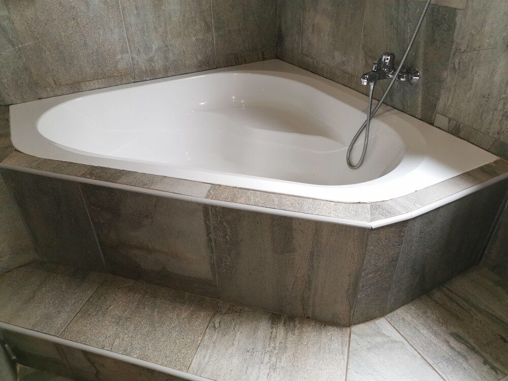 Thavhani Guest House Deluxe Room 45