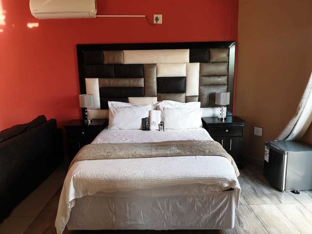 Thavhani Guest House Deluxe Room 5