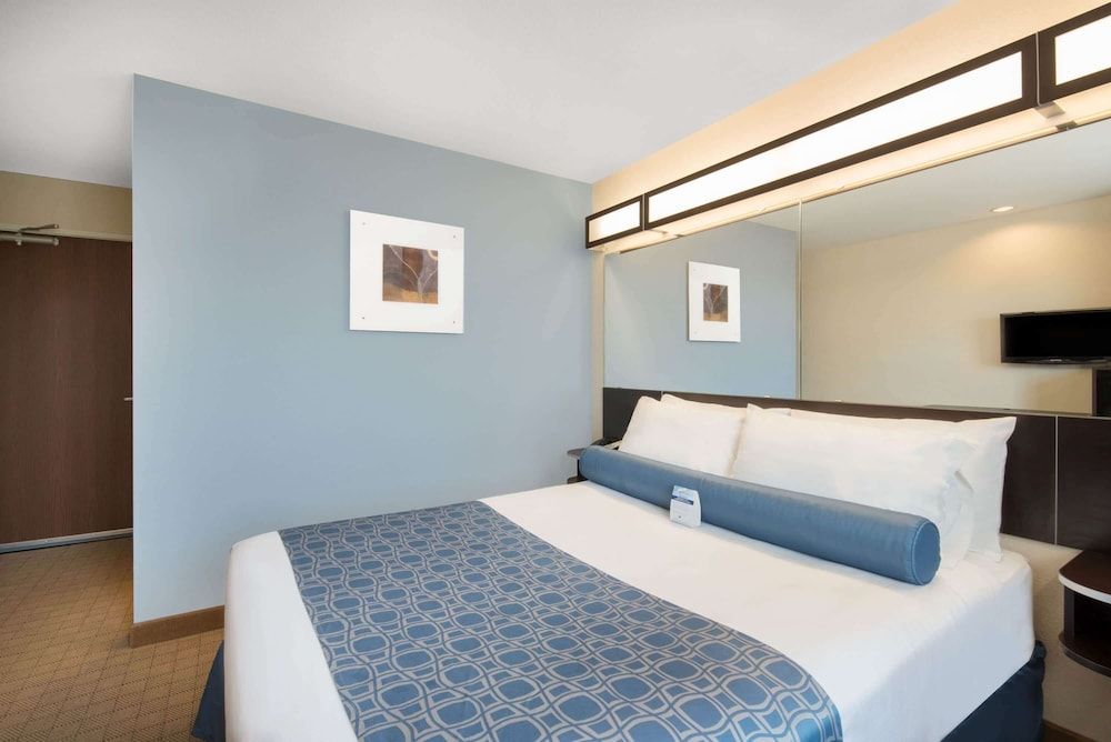 Standard Room, 1 Queen Bed, Non Smoking