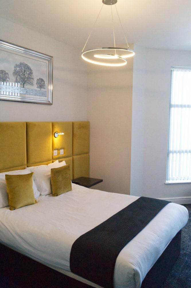 undefined The Bromley 3
