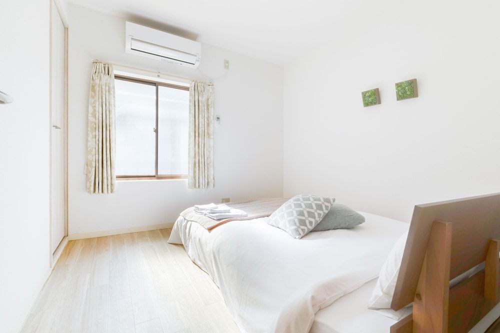 Momodani House Private Vacation Home, 2 Bedrooms 12