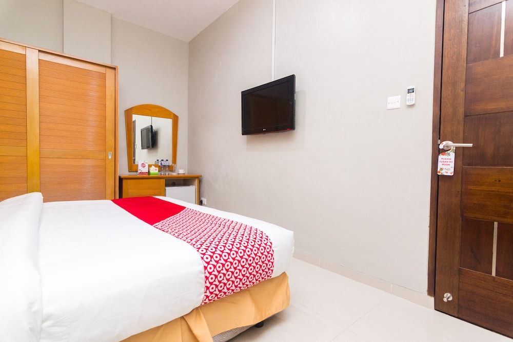Capital O 1867 Kara Guest House Standard Double Room 4