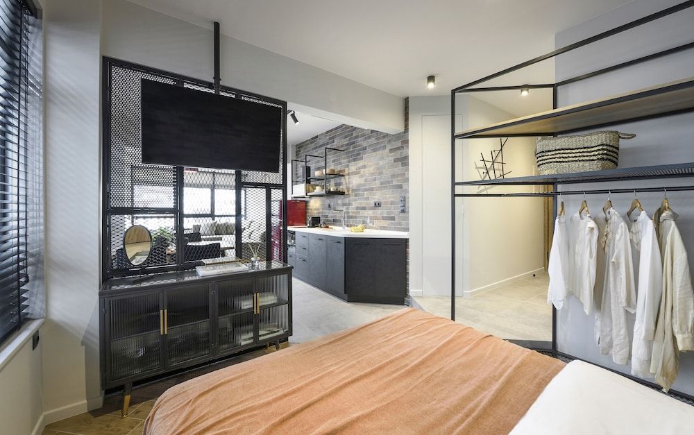 Deluxe Suite (Thea)