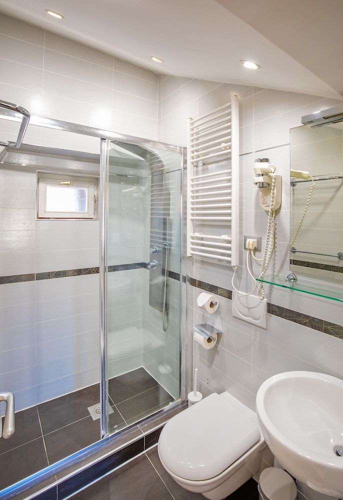 undefined Apartments Espana 3 8