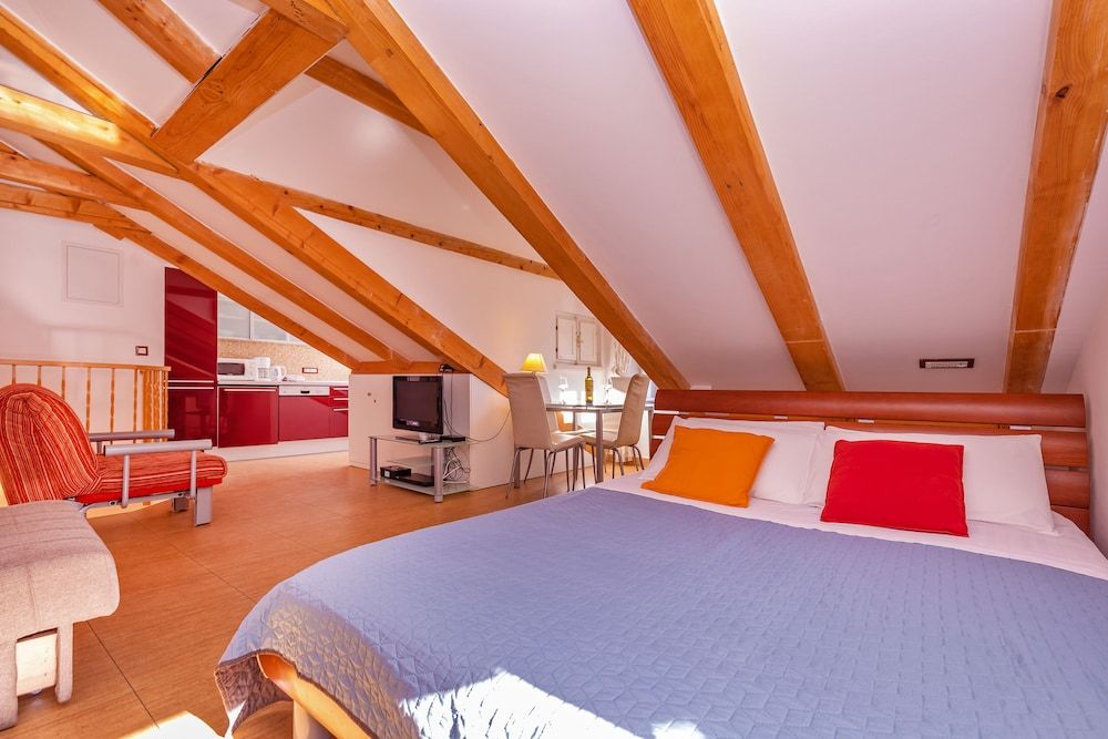 undefined Apartments Espana 3 2