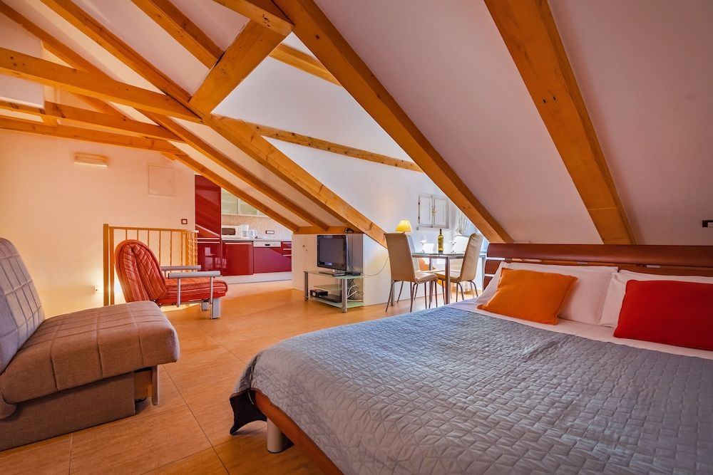 undefined Apartments Espana 3 7