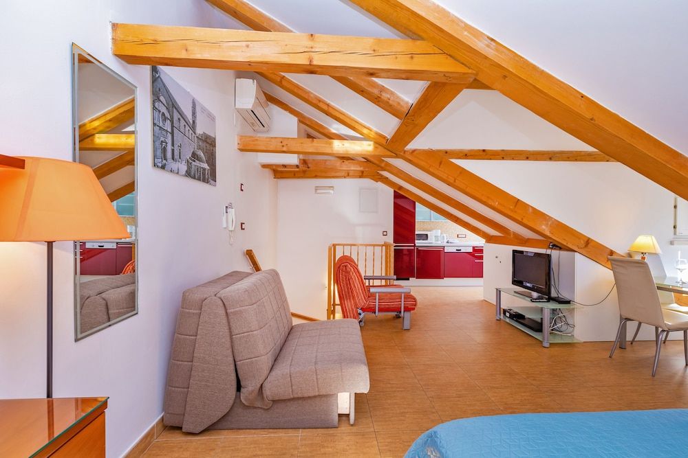 undefined Apartments Espana 3 5