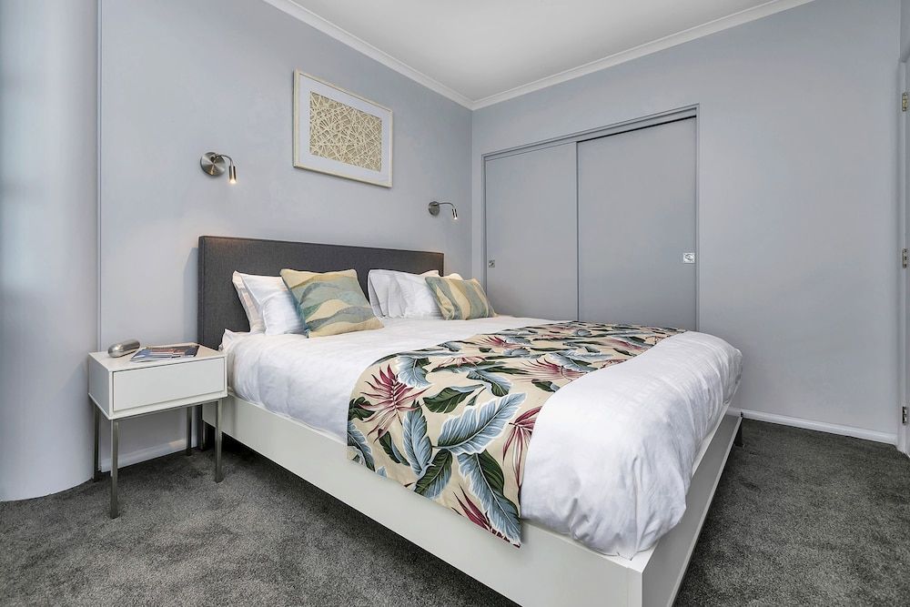 undefined Deluxe Waterfront & City Apartment 5