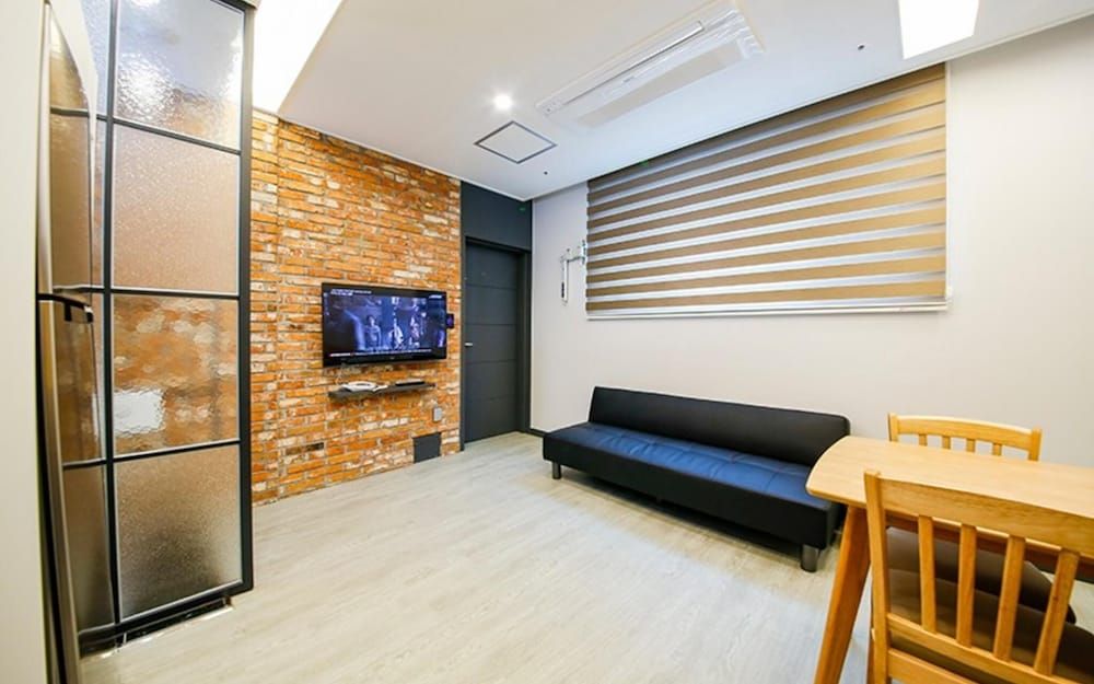 Busan S Stay Pension Room (Semi-Suite room 203) 3
