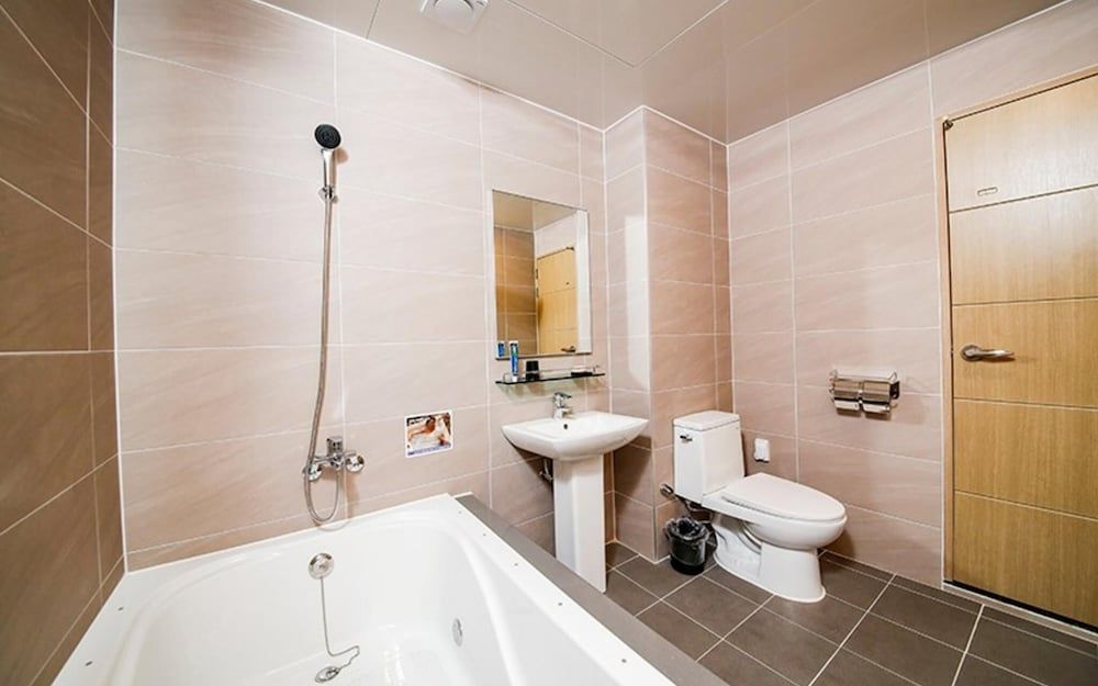 Busan S Stay Pension Room (Suite Room 502) 14