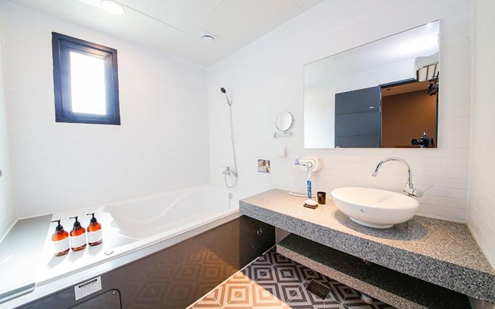 Busan S Stay Pension Room (Semi-Suite room 203) 6