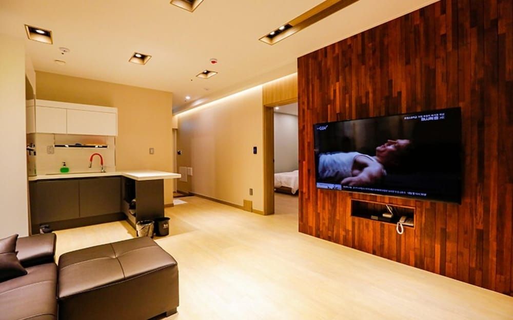 Busan S Stay Pension Room (Suite Room 502) 3