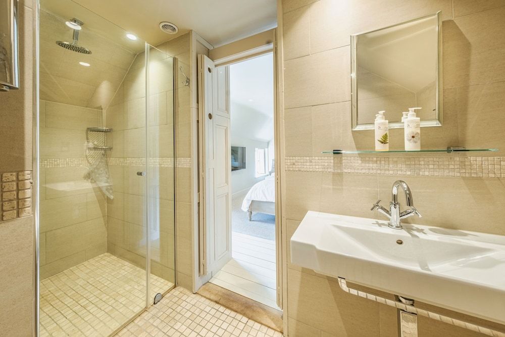 Wiveton Bell Superior Double Room 6