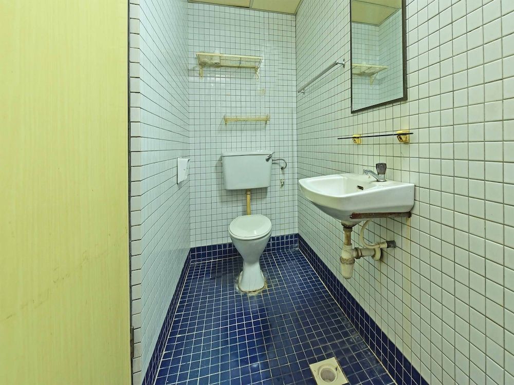 Hotel O Villa De Rose Deluxe Double Room 7