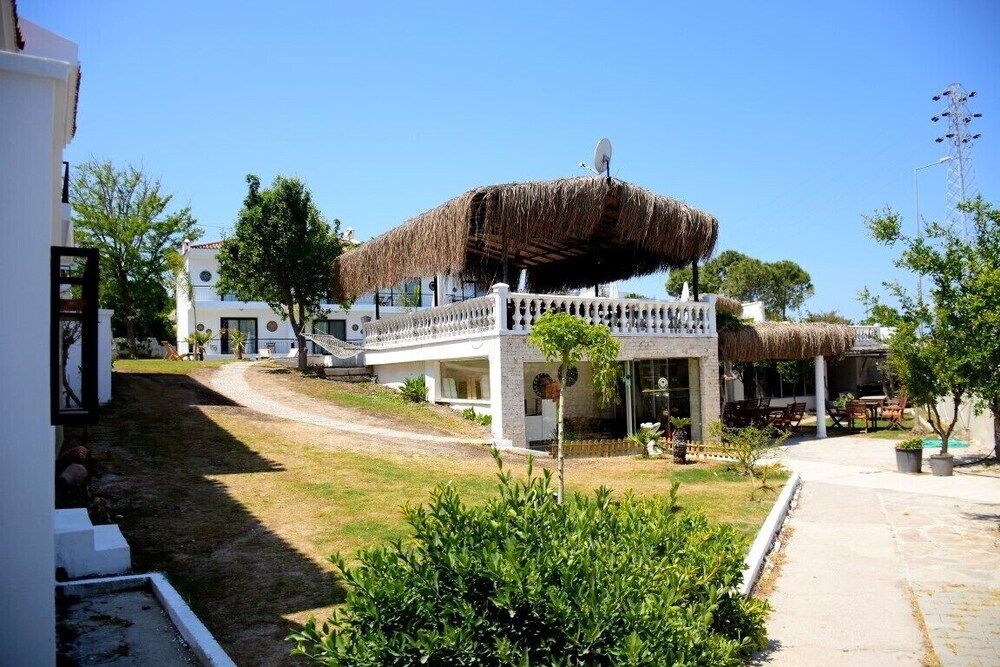 undefined Levia Hotel 6