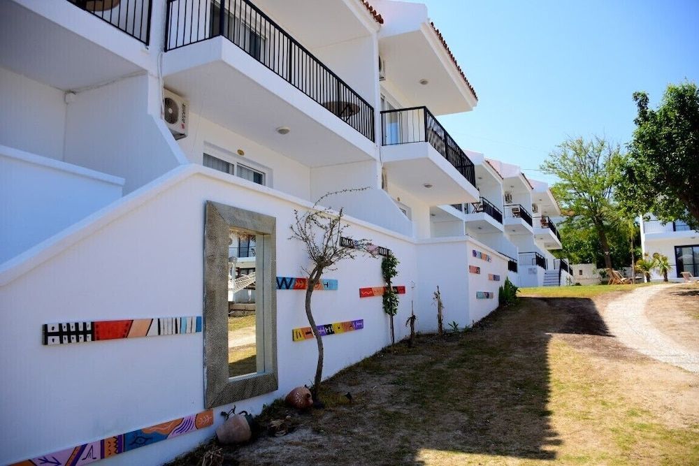 undefined Levia Hotel 5