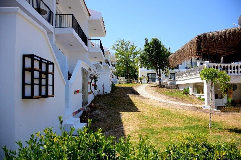 undefined Levia Hotel 7