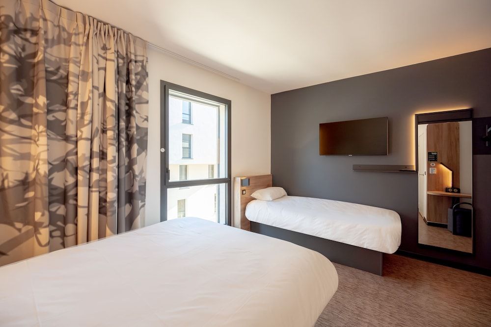 B&B HOTEL Toulon Centre Gare Triple Room, Non Smoking 5
