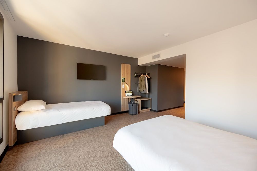 B&B HOTEL Toulon Centre Gare Triple Room, Non Smoking 4