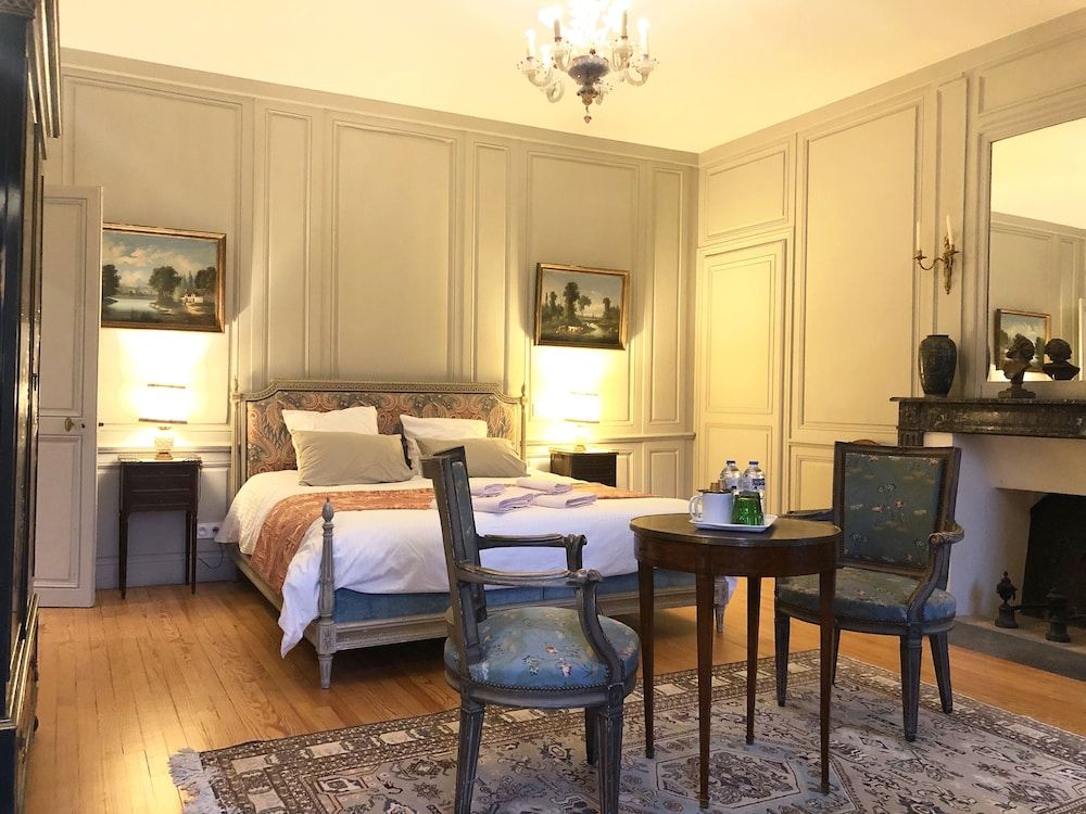Castel Saint-Léonard Deluxe Double Room, 1 King Bed, Private Bathroom, Park View 6