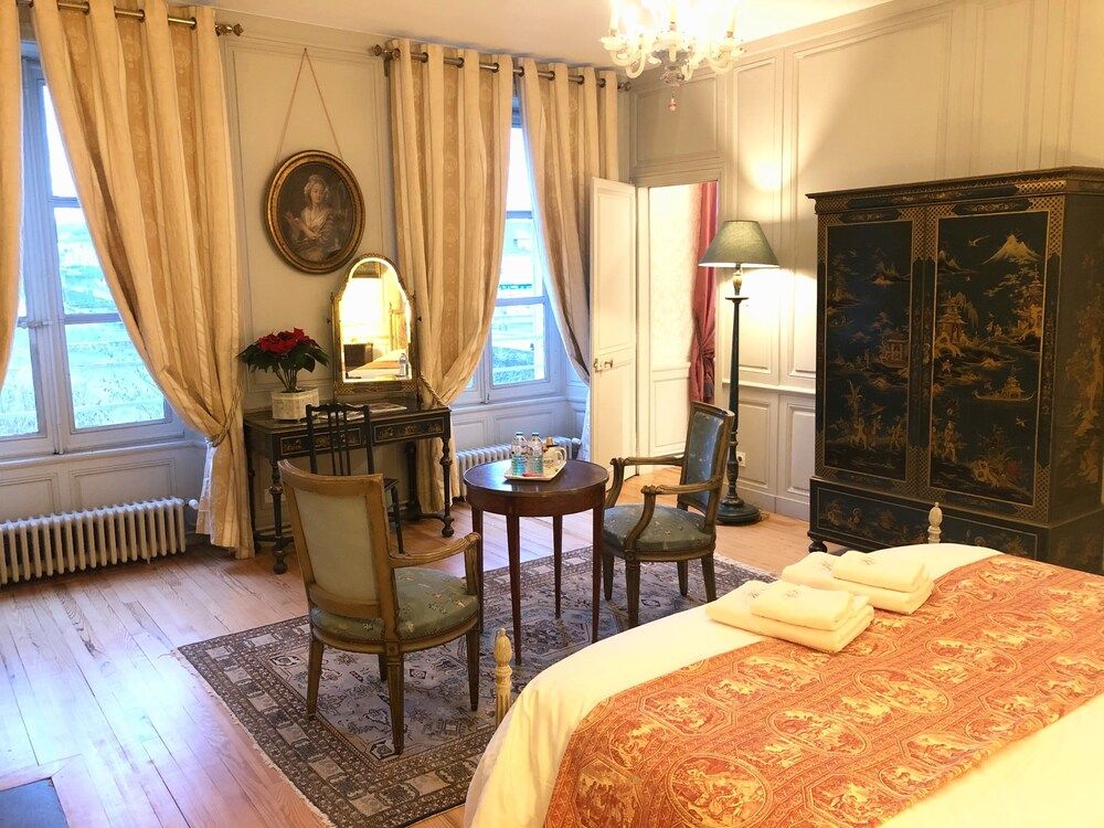 Castel Saint-Léonard Deluxe Double Room, 1 King Bed, Private Bathroom, Park View 5