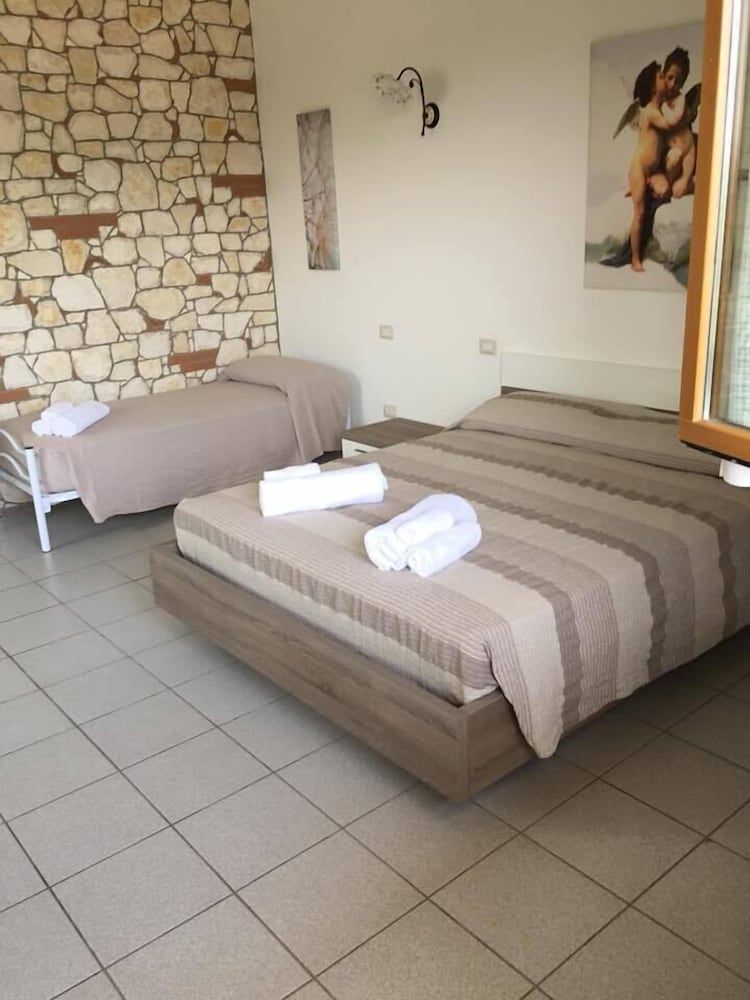 La Fontanella Camera vista Lago 1 2