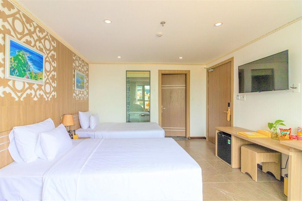 Deluxe Twin Room, City View