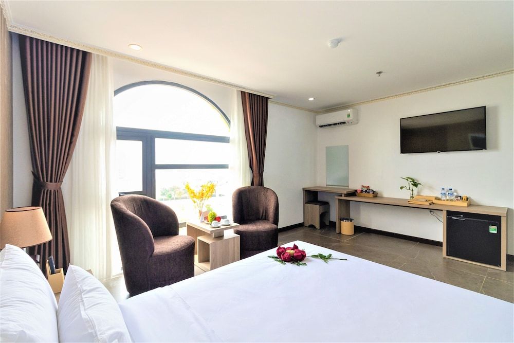 Deluxe Double Room, City View