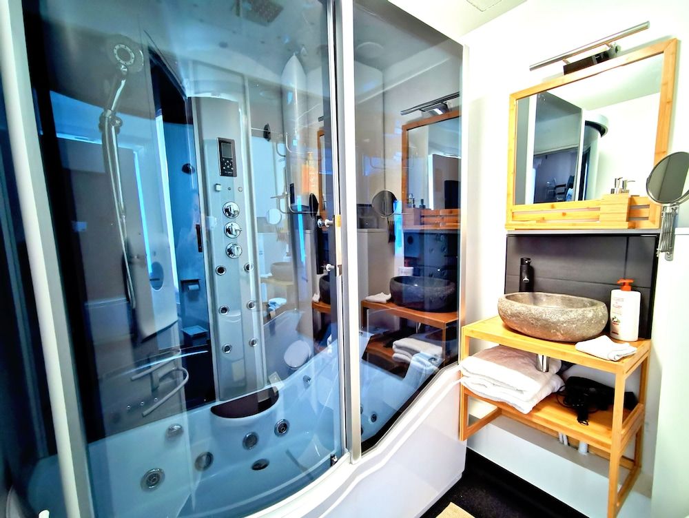 Appart Hotel Relax Spa Superior Cabin, Ensuite, Garden View (Balnéo et Hammam) 2