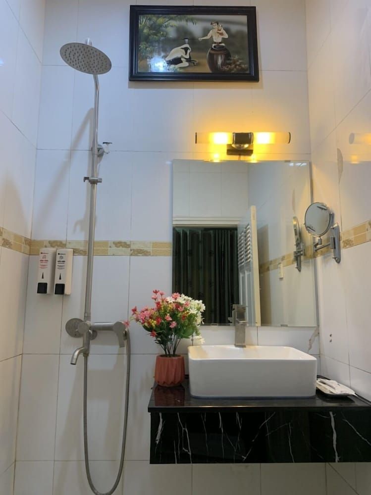 undefined Nhat Ly Hotel 7