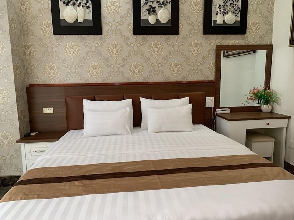 undefined Nhat Ly Hotel 6