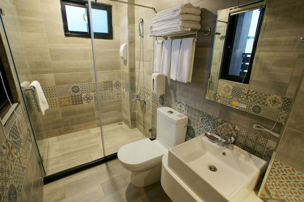 FreeWind Senior Penthouse, Multiple Beds, Non Smoking 4