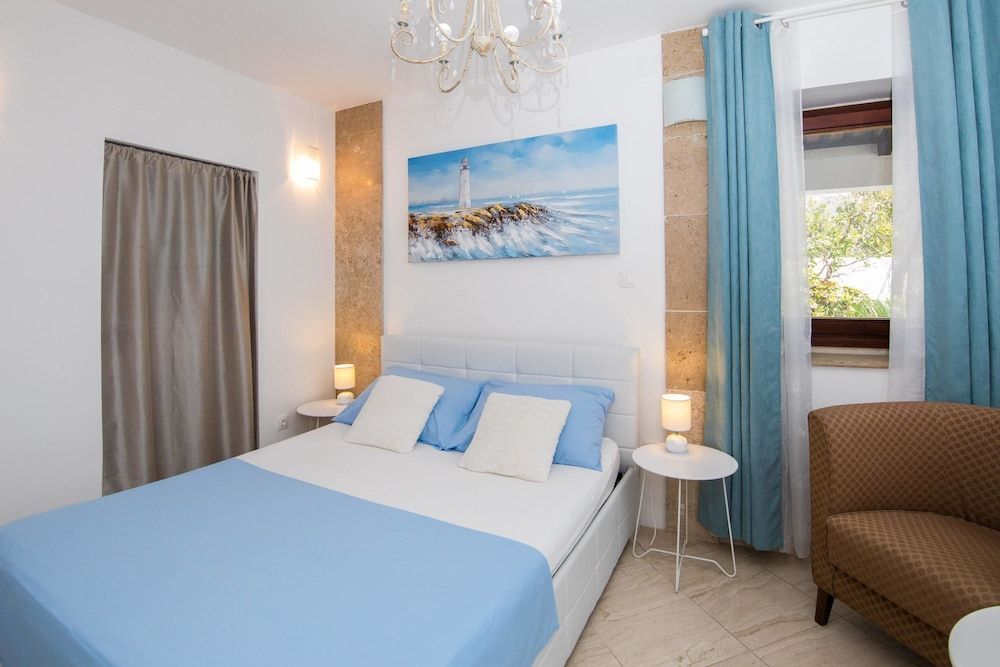 undefined Apartments Nada 7