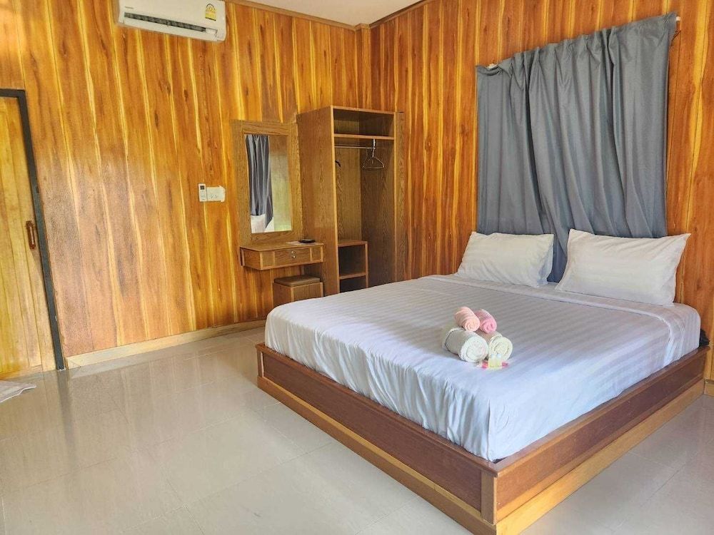 Koh Kood Far East Resort Standard Double Room 3