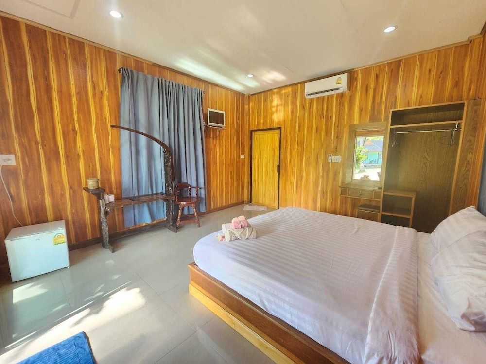 Koh Kood Far East Resort Standard Double Room 2