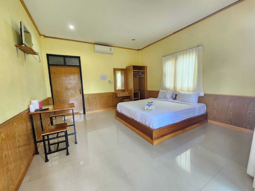 Koh Kood Far East Resort Standard Double Room 4