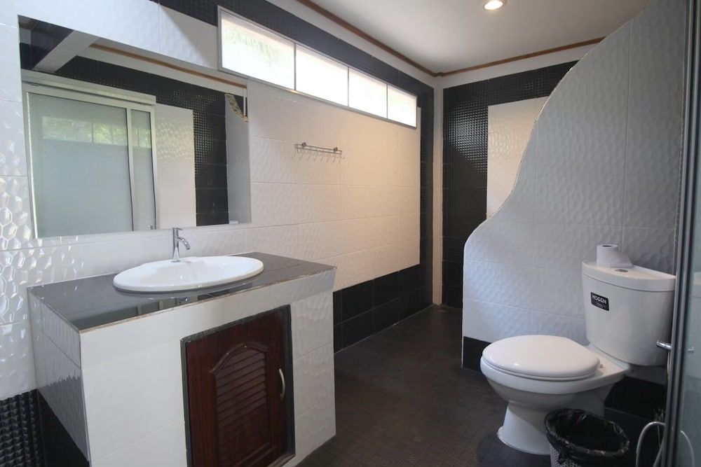 Koh Kood Far East Resort Standard Double Room 8