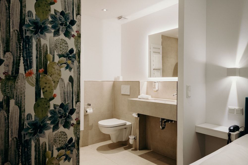 Hotel Crystal Business Single Room 4