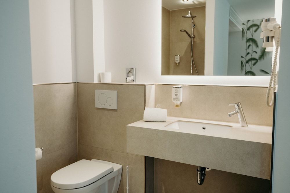 Hotel Crystal Business Single Room 3