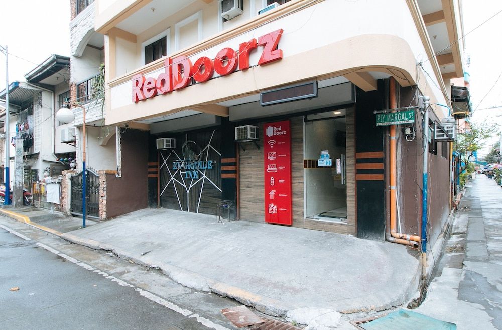 undefined RedDoorz @ PIY Margal Sampaloc Manila 4