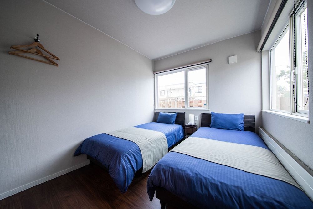 THE SUNLOUNGE House 7