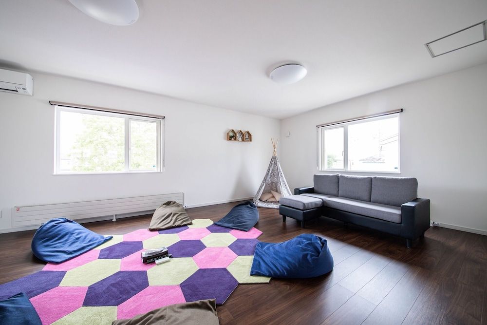 THE SUNLOUNGE House 22