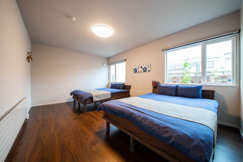 THE SUNLOUNGE House 11