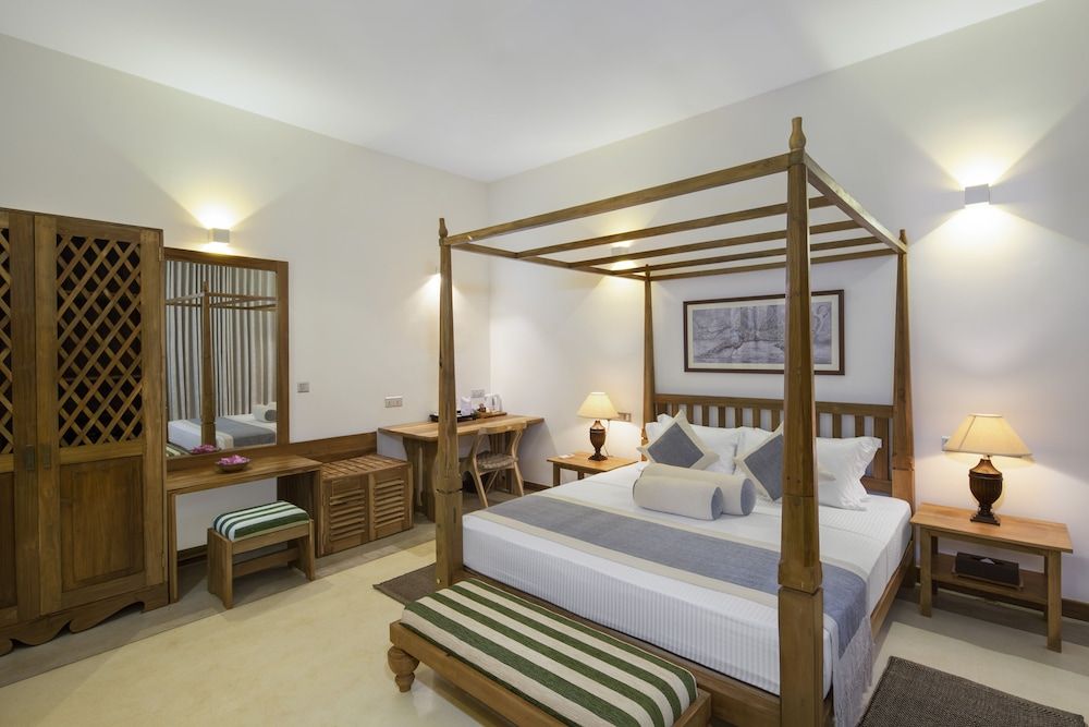 Bilin Tree House Deluxe Double Room, 1 Queen Bed, Pool View 4