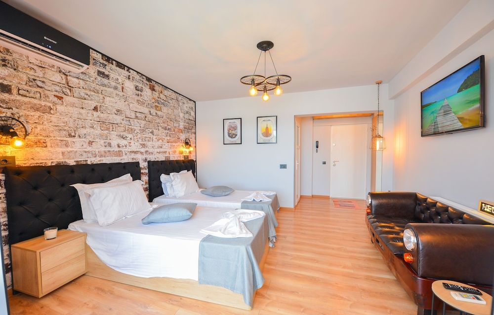 undefined One by One - Adam's Studio - Cismigiu Gardens 5